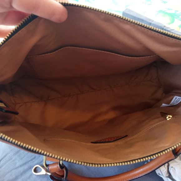 NEW 💝 Fossil  🗝️ Tan Bag - Picture 4 of 8